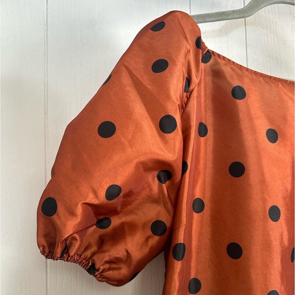 Puffed sleeves Top - Picture 4 of 8